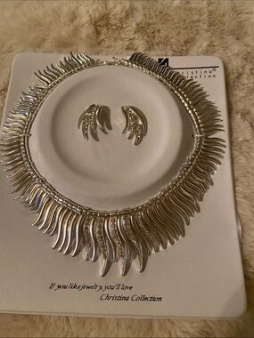 Silver-Tone Sculpted Necklace & Earring Set